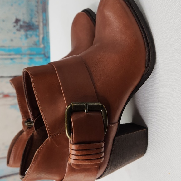 Steven by Steve Madden Fairlow Leather Buckle Booties Boots - Picture 4 of 9